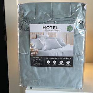 Hotel Signature Sateen king size sheets